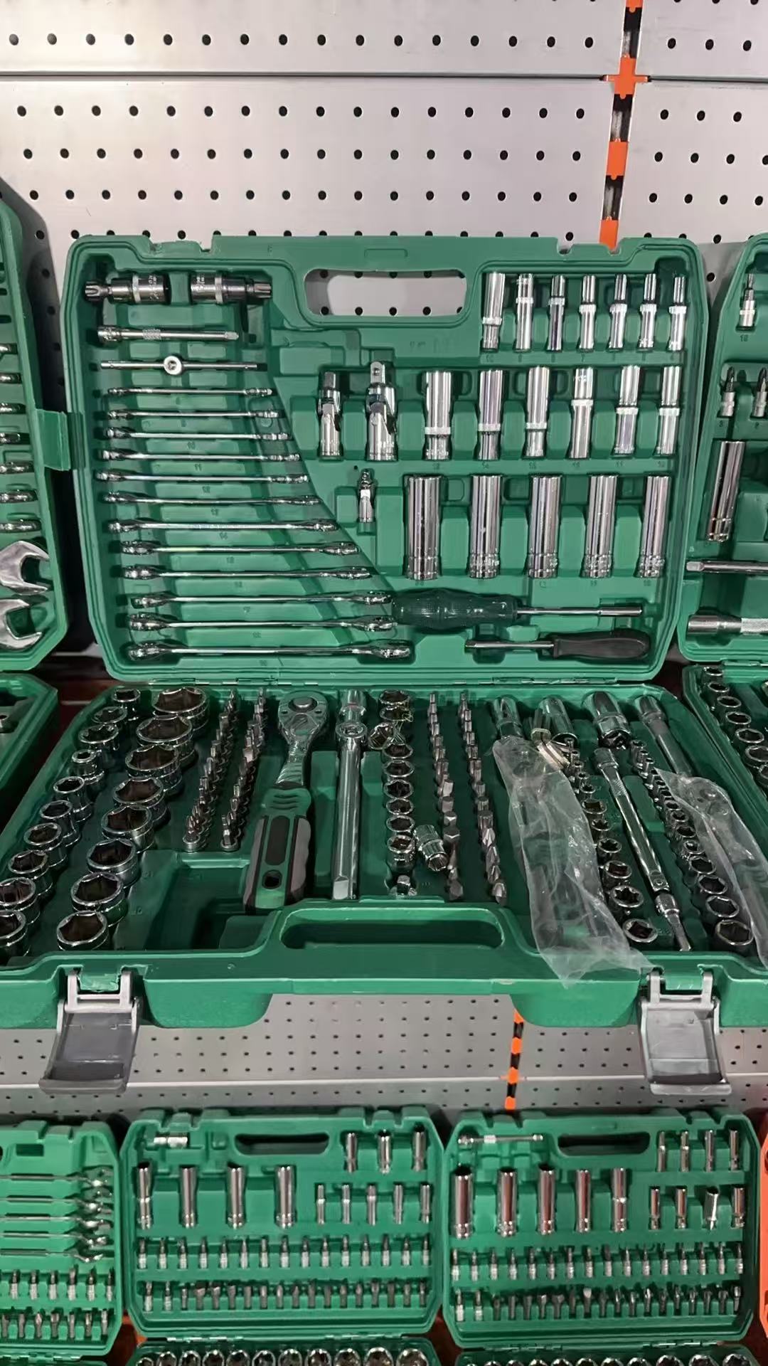 216-Piece DIY Auto Repair Tool - огляд і ціна Power Tools And Hand Tools